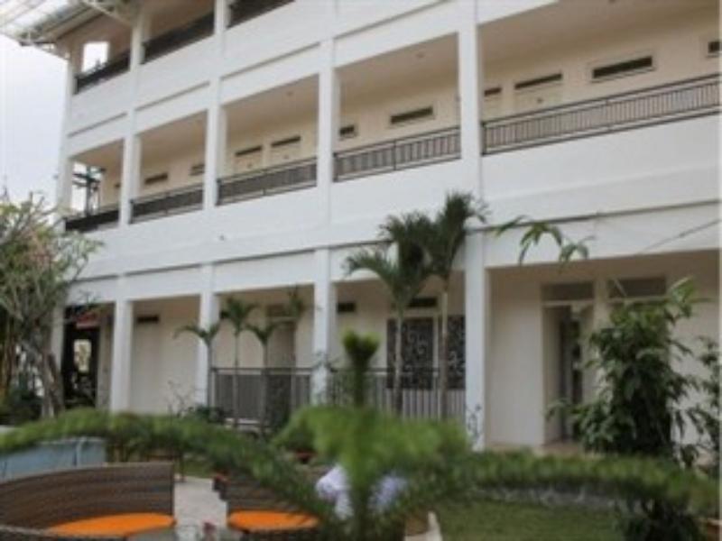 Grand Kalpataru Syariah Hotel Маланг Экстерьер фото