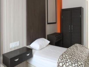 Grand Kalpataru Syariah Hotel Маланг Экстерьер фото